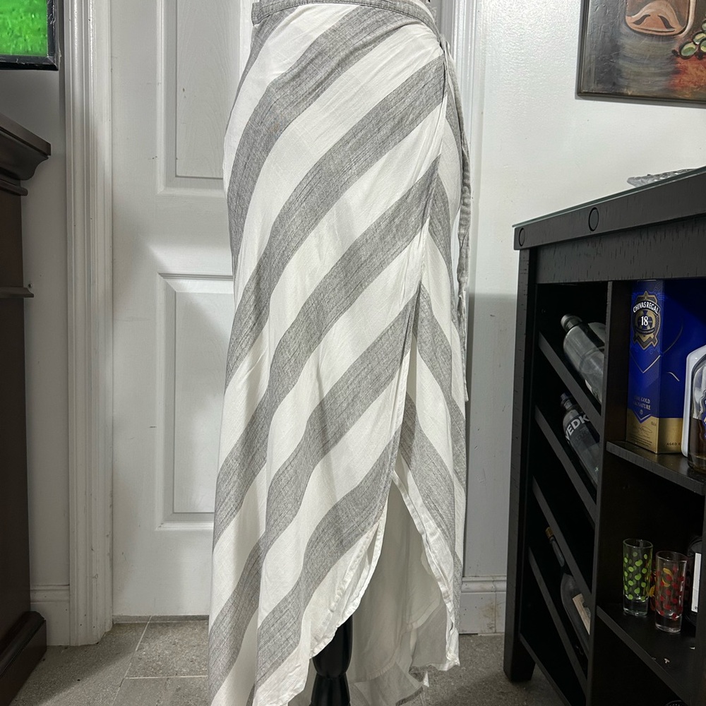 Lulus Striped Gray and White Women's Skirt